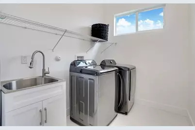 2962 NW 10th Ct, Fort Lauderdale, FL 33311 - Photo 24