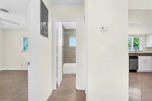 1658 NE 34th St, Oakland Park, FL 33334 - Photo 14