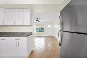 1658 NE 34th St, Oakland Park, FL 33334 - Photo 6