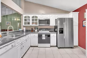 146 NW 98th Terrace, Plantation, FL 33324 - Photo 6