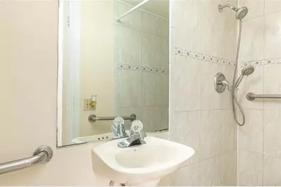 4281 W 10th Ct, Hialeah, FL 33012 - Photo 14