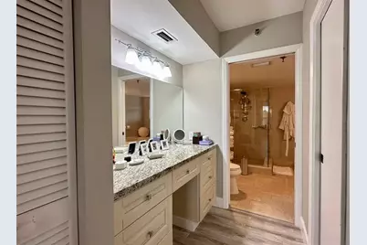 7582 NE Regency Lake Dr, Unit #301, Boca Raton, FL 33433 - Photo 10