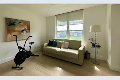 7582 NE Regency Lake Dr, Unit #301, Boca Raton, FL 33433 - Photo 16