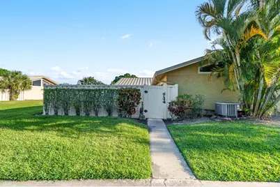 5651  Golden Eagle Cir, Unit #5651, Palm Beach Gardens, FL 33418 - Photo 4