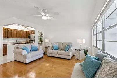 270  Newport R, Unit #270, Deerfield Beach, FL 33442 - Photo 4