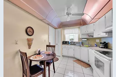 3475  Broken Woods Dr, Unit #401, Coral Springs, FL 33065 - Photo 4