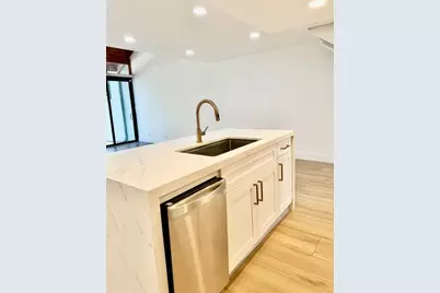 11245 NW 14th Ct, Pembroke Pines, FL 33026 - Photo 6