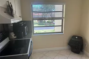 21218 Lago Cir, Boca Raton, FL 33433 - Photo 12