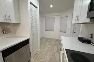 1200 SW 124th Terrace, Pembroke Pines, FL 33027 - Photo 4