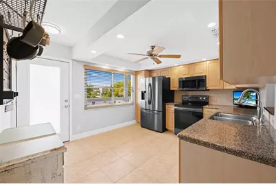 2802 S Victoria Way, Unit #J3, Coconut Creek, FL 33066 - Photo 18