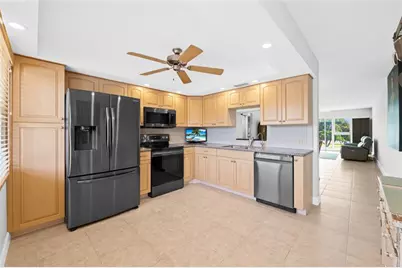 2802 S Victoria Way, Unit #J3, Coconut Creek, FL 33066 - Photo 2