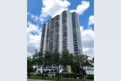 3625 N Country Club Dr, Unit #1208, Miami, FL 33180 - Photo 24