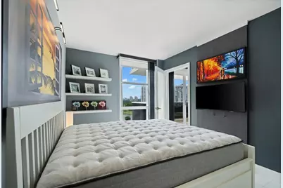 3625 N Country Club Dr, Unit #1208, Miami, FL 33180 - Photo 14