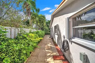 7950 NW 8th Ct, Margate, FL 33063 - Photo 12