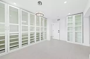 877 NE 195th St, Miami, FL 33179 - Photo 10