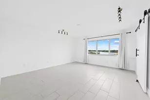 877 NE 195th St, Miami, FL 33179 - Photo 16