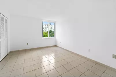 250  180th Dr, Unit #206, Sunny Isles Beach, FL 33160 - Photo 2