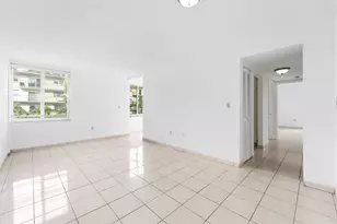 250 180th Dr, Sunny Isles Beach, FL 33160 - Photo 10