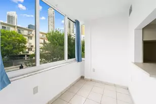 250 180th Dr, Sunny Isles Beach, FL 33160 - Photo 14