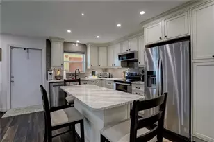 2400 NE 10th St, Pompano Beach, FL 33062 - Photo 8