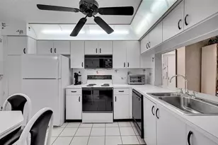 10368 NW 24th Pl, Sunrise, FL 33322 - Photo 12