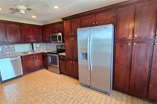 8751 Holly Ct, Tamarac, FL 33321 - Photo 14