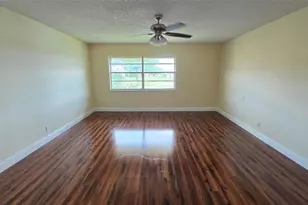 8751 Holly Ct, Tamarac, FL 33321 - Photo 20