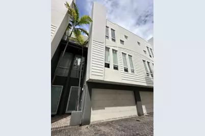 723 SE 16th Ct, Fort Lauderdale, FL 33316 - Photo 1