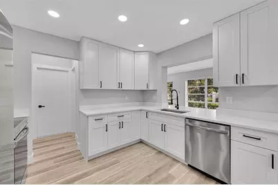 6925 NW 11th St, Margate, FL 33063 - Photo 12