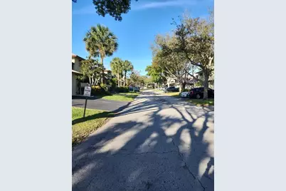 1800 NE 39th Ct, Unit #1001, Pompano Beach, FL 33064 - Photo 4