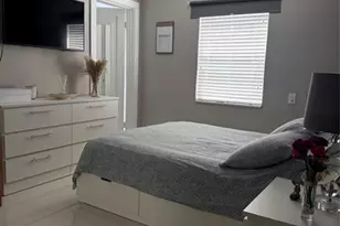 823 N 20th Ct, Hollywood, FL 33020 - Photo 16