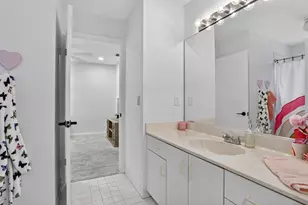 11461 Lakeview Dr, Coral Springs, FL 33071 - Photo 24