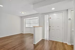 11461 Lakeview Dr, Coral Springs, FL 33071 - Photo 4