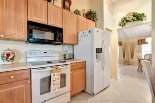 10072 Ramblewood Dr, Coral Springs, FL 33071 - Photo 20