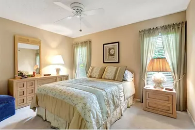 10072  Ramblewood Dr, Coral Springs, FL 33071 - Photo 28