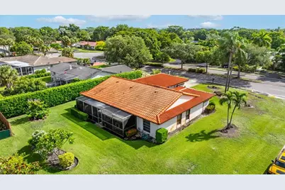 10072  Ramblewood Dr, Coral Springs, FL 33071 - Photo 56