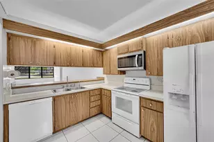 1713 Whitehall Dr, Davie, FL 33324 - Photo 8