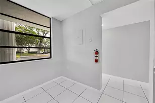 1713 Whitehall Dr, Davie, FL 33324 - Photo 10