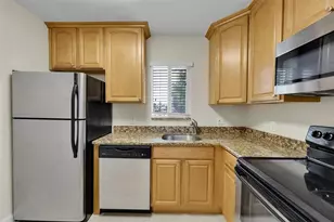 410 SW 15th St, Pompano Beach, FL 33060 - Photo 8