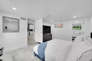 400 NE 26th Dr, Wilton Manors, FL 33334 - Photo 26