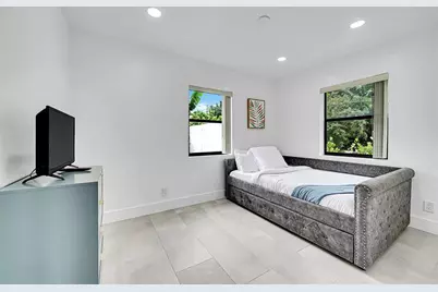 400 NE 26th Dr, Wilton Manors, FL 33334 - Photo 20