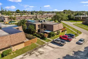 581 Springdale Cir, Palm Springs, FL 33461 - Photo 26