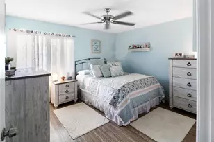 719 SW 79th Ave, North Lauderdale, FL 33068 - Photo 6