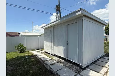 321 W 21st St, Riviera Beach, FL 33404 - Photo 22