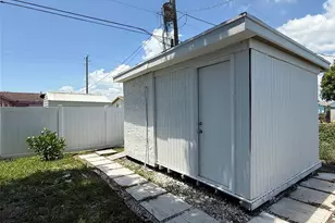 321 W 21st St, Riviera Beach, FL 33404 - Photo 22