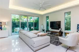 240 Shore Ct, Lauderdale by the Sea, FL 33308 - Photo 6