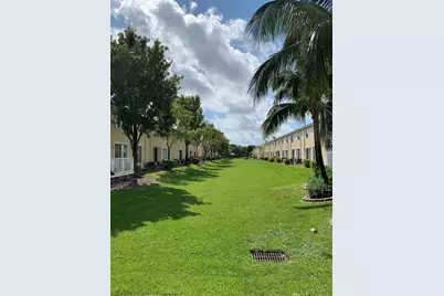 6366  Landings Way, Unit #6366, Tamarac, FL 33321 - Photo 18