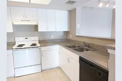 5001  Wiles Rd, Unit #308, Coconut Creek, FL 33073 - Photo 4