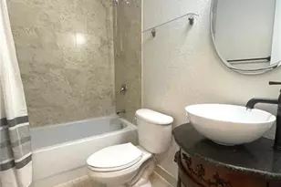 19 SE 3rd Ave, Hallandale Beach, FL 33009 - Photo 18