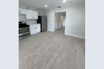 1333 NE 5th Ter, Unit #8, Fort Lauderdale, FL 33304 - Photo 4